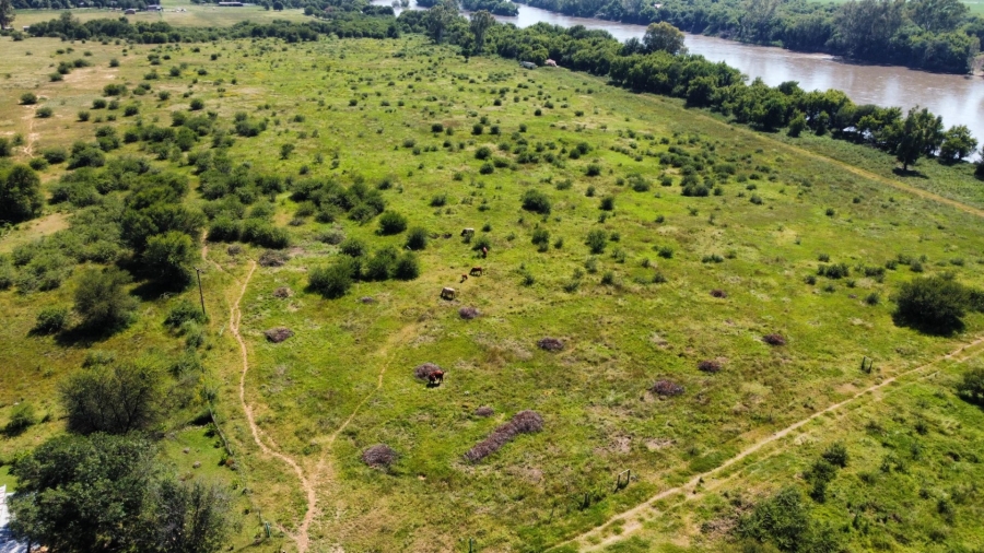 Commercial Property for Sale in Leeudoringstad North West